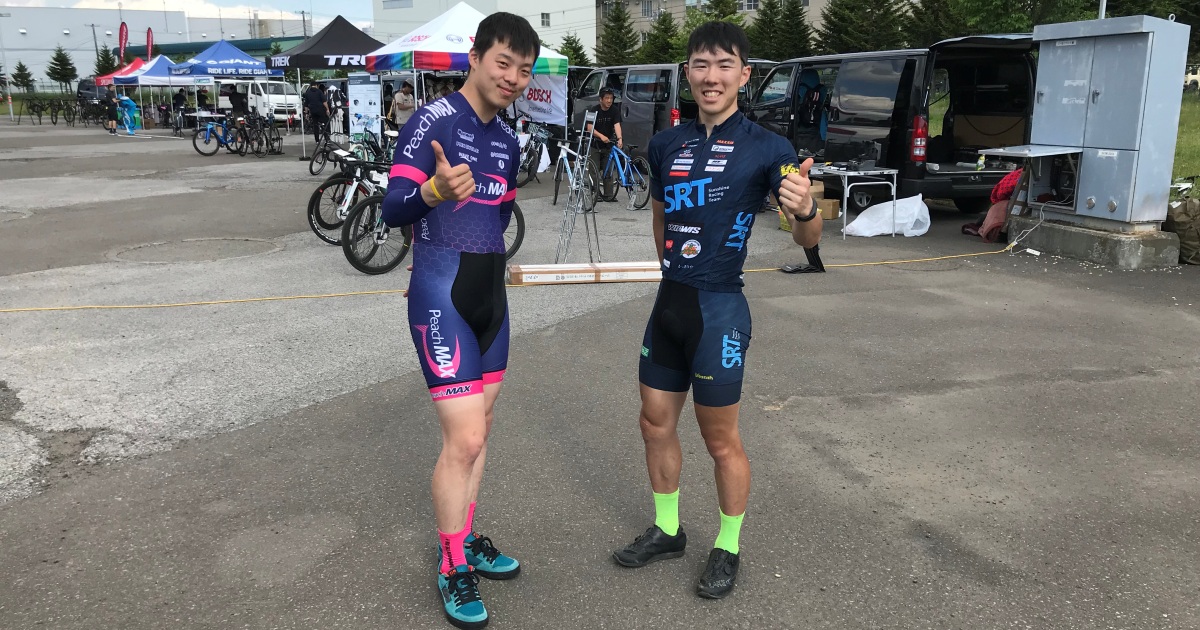 黒瀬選手（Sunshine Racing Team）、長嶋選手(Team PeachMAX）